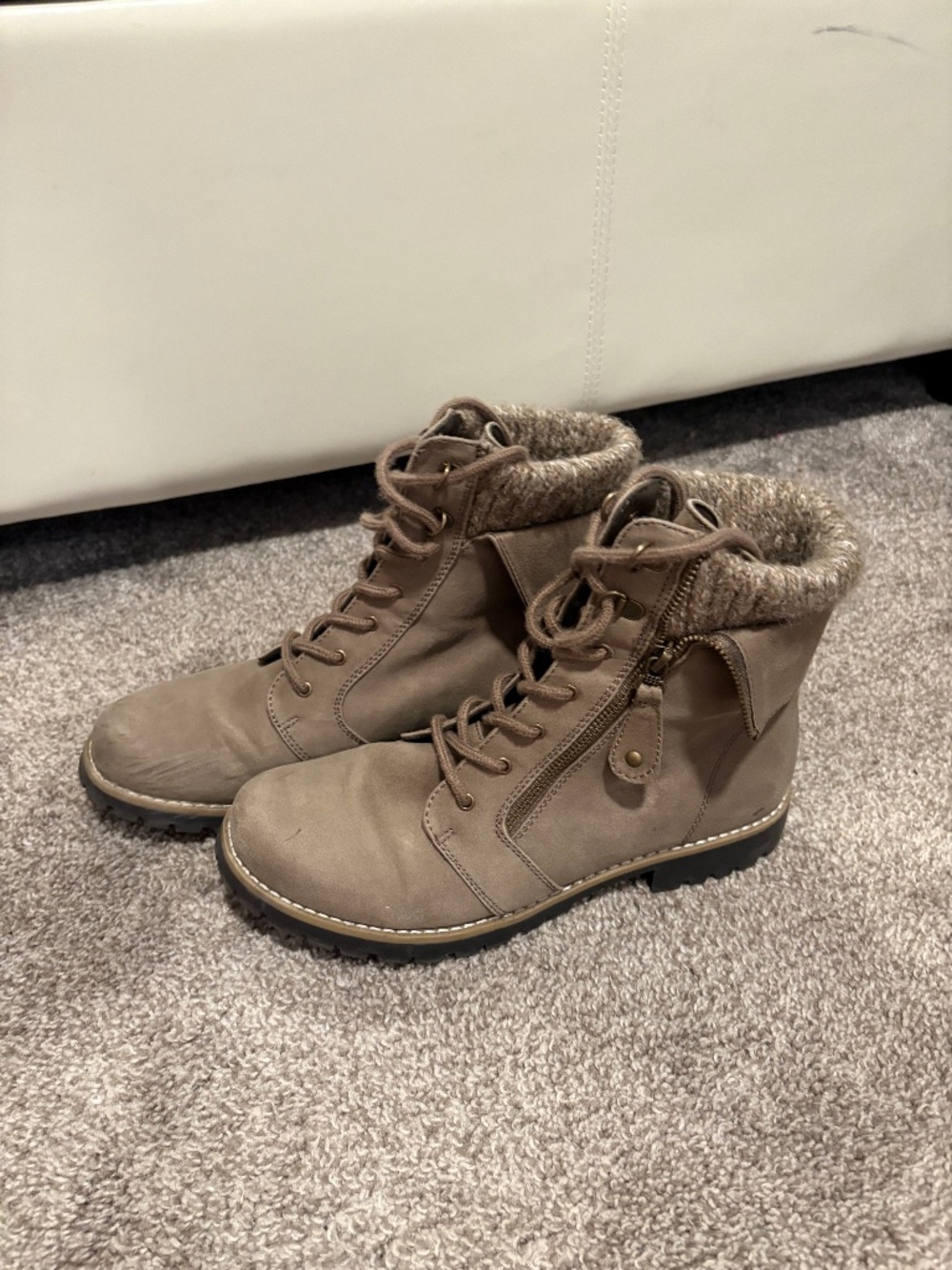 Cliffs boots women’s size 9
